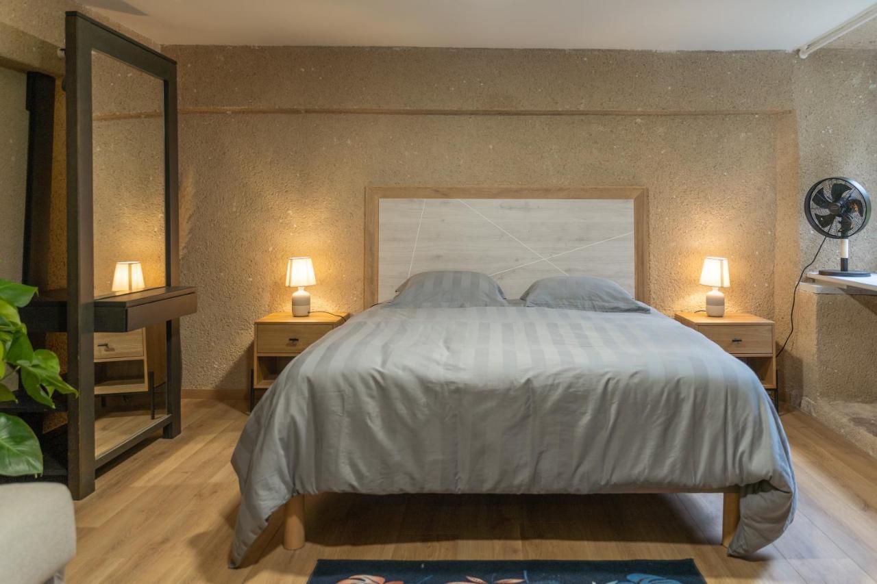 Le Place Du Bourg Appartement T2 Centre Historique ロデーズ エクステリア 写真